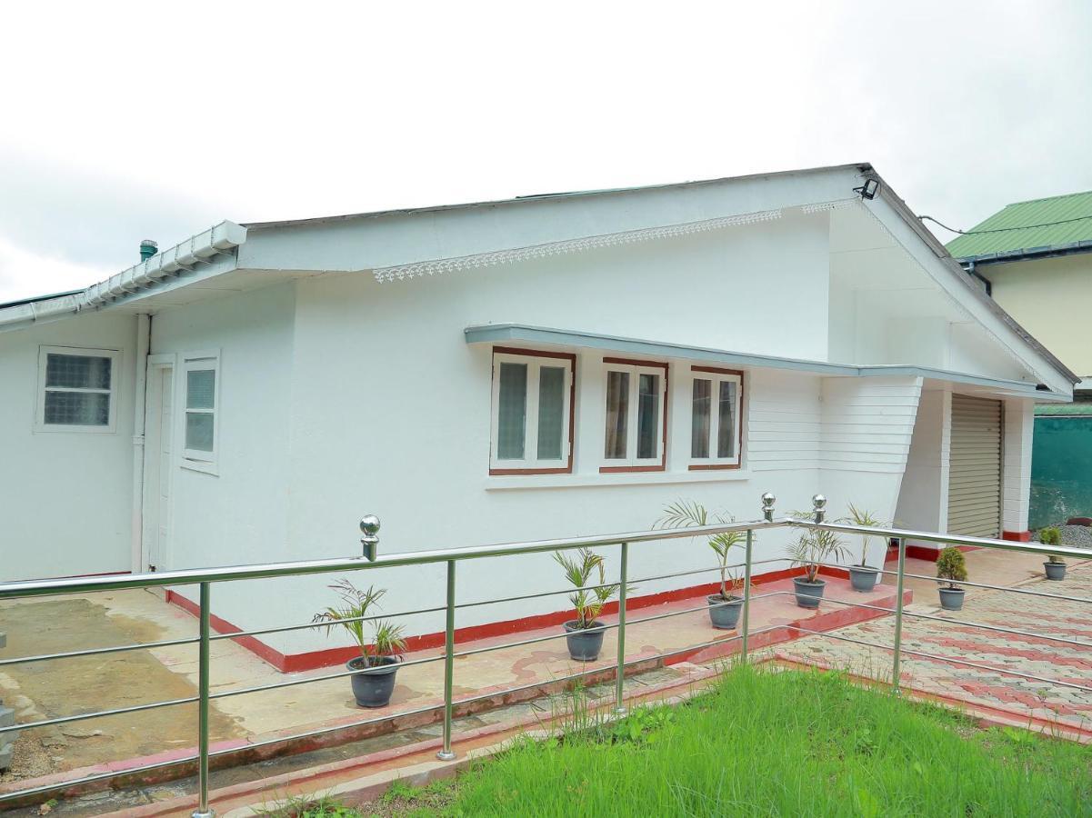 Oyo 238 Selva'S Guest House Nuwara Eliya Exterior photo
